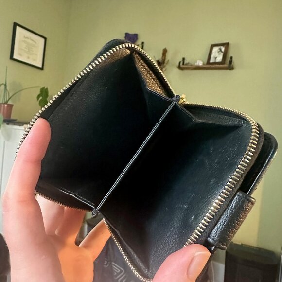 Authentic Yves Saint Laurent (YSL) Leather Compact Zip Wallet Black - GREAT COND - Picture 5 of 5